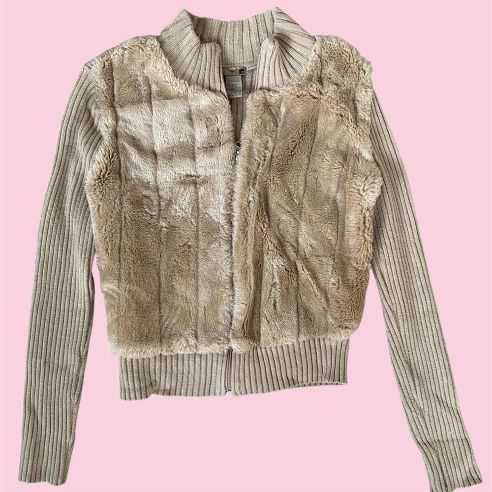 Vintage y2k forever 21 Tan faux fur zip up sweater with ribbed knit sleeves